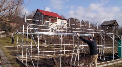 Как правильно расположить на участке теплицу из поликарбоната