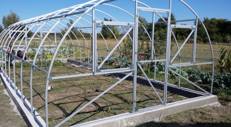 Преимущества применения алюминиевых конструкций в теплицах и парниках