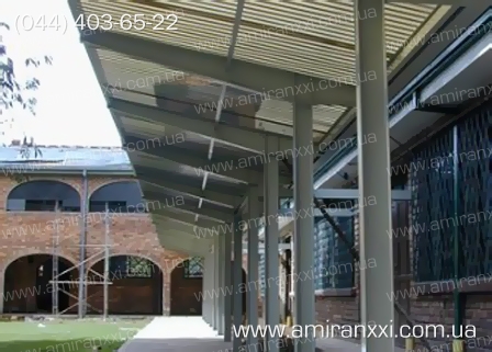 Применение монолитного поликарбоната в строительстве. Остановка из поликарбоната.