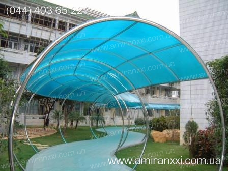 Применение монолитного поликарбоната в строительстве. Накрытие аллеи из поликарбоната.