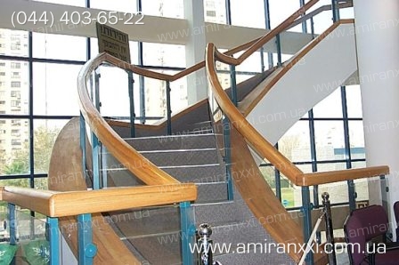 Применение монолитный поликарбоната в строительстве. Перила из поликарбоната.