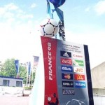 Применение монолитный поликарбоната в строительстве. Поликарбонат в рекламе.